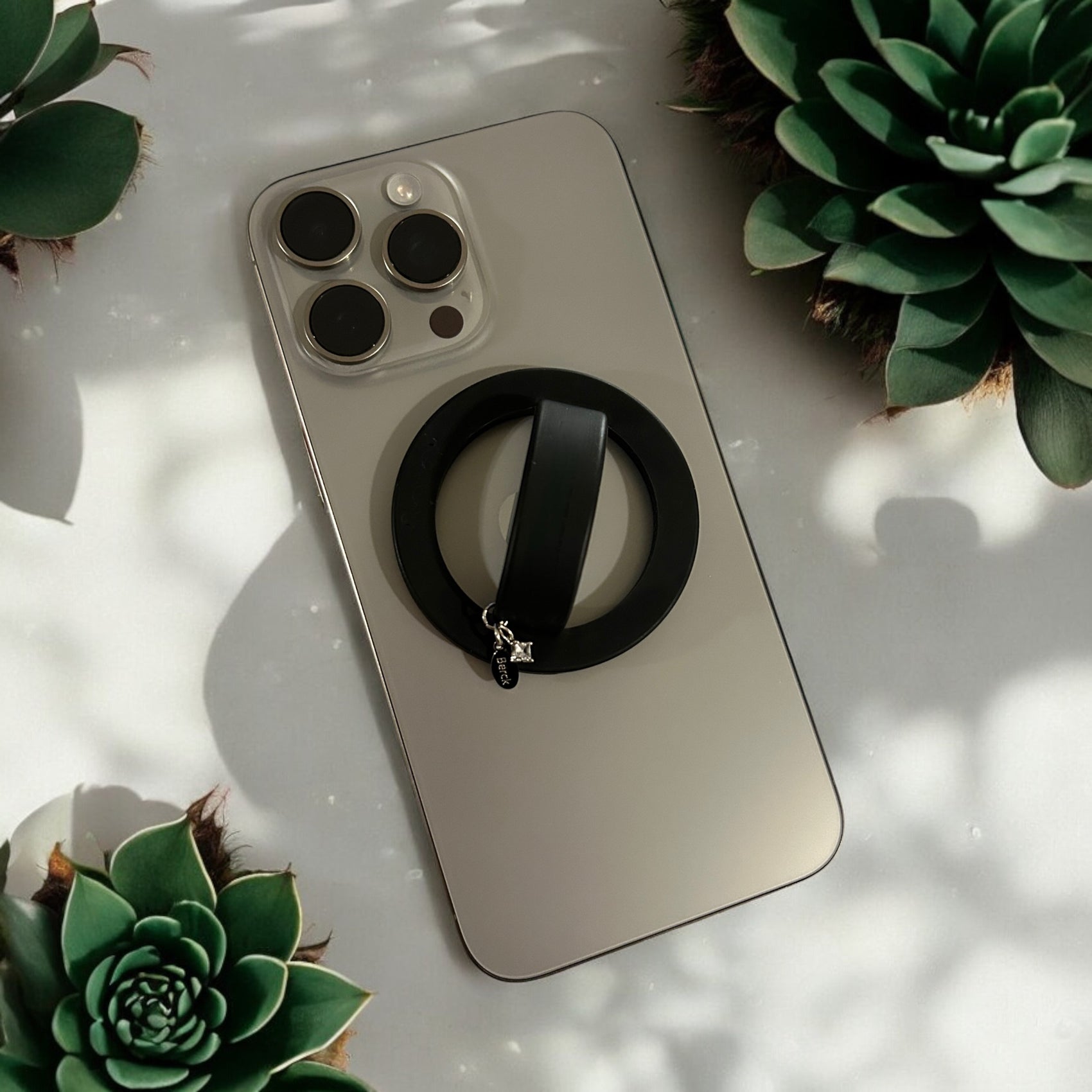 Grip It! Magsafe Silicone Loop Grip