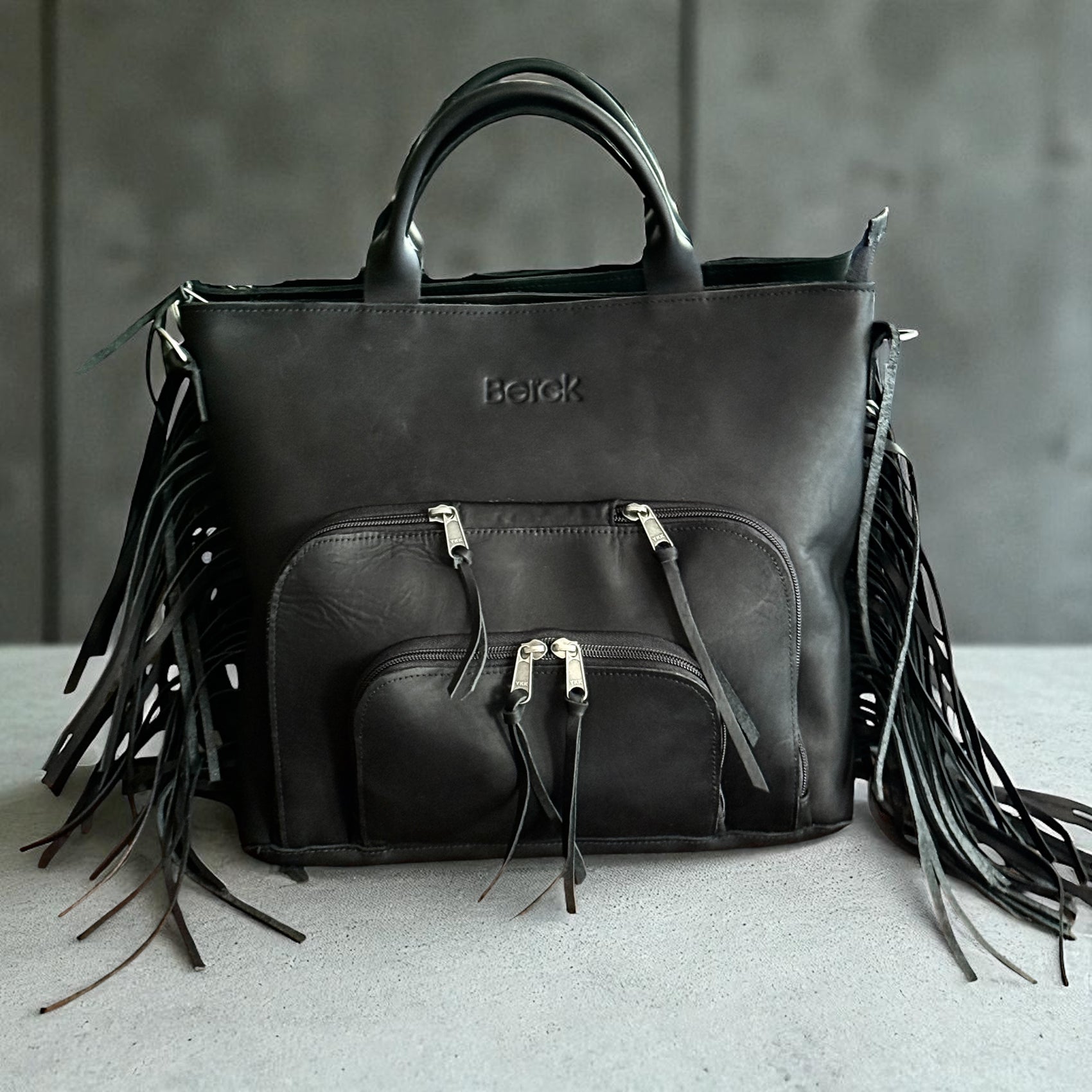 Joey Handbag/Crossbody Leather