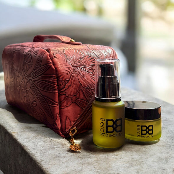 BB Limited Edition Holiday Makeup Case Bundle 🎄ONLY $98!! $245 Value! $147 Discounted at Checkout!!