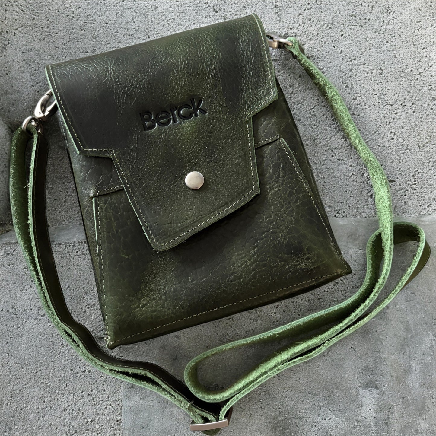 BRAND NEW DESIGN 🤩 Harmony Utility Small Messenger Bag Leather