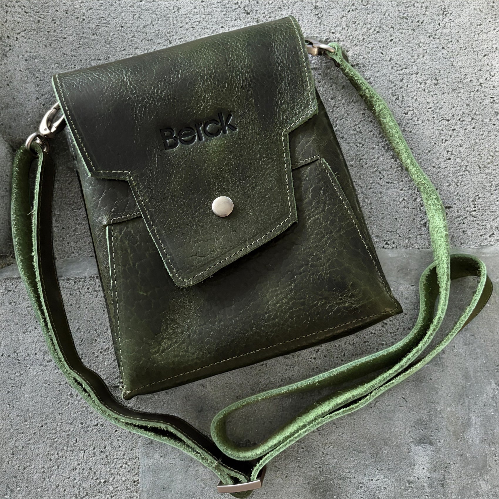 BRAND NEW DESIGN 🤩 Harmony Utility Small Messenger Bag Leather
