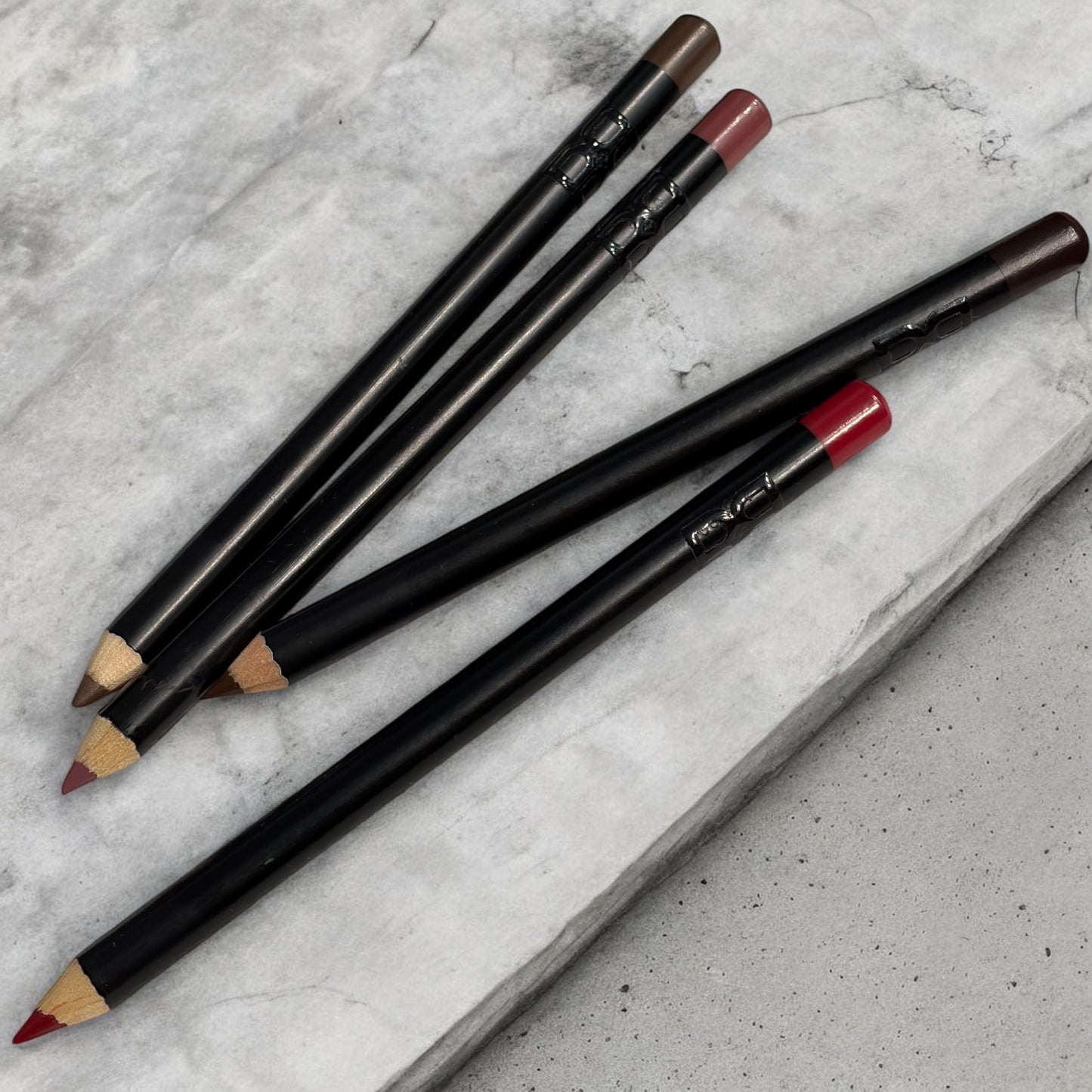 BB High Pigmented, Long-wear Lip Liner - Skincare Infused 💧