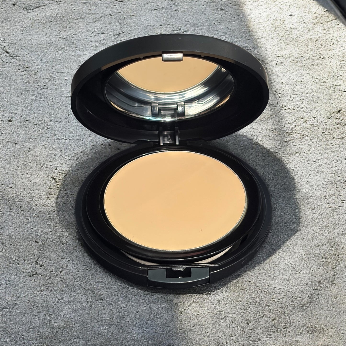 BB Flawless Finish Cream to Powder Foundation 💦 Skincare Infused