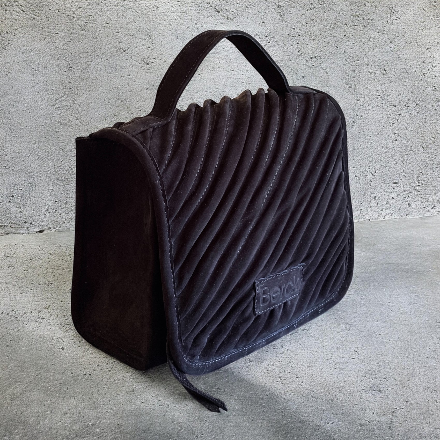 Esther Cosmetic Travel Case Leather