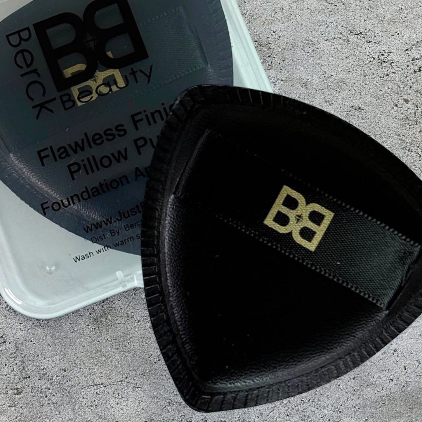 BB - Flawless Finish Pillow Puff Foundation Applicator