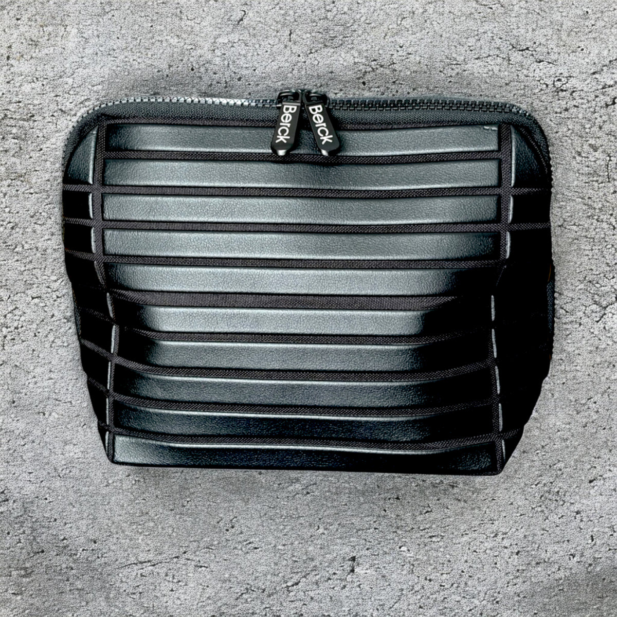 Berck On-The-Go Makeup Bag/Organizer